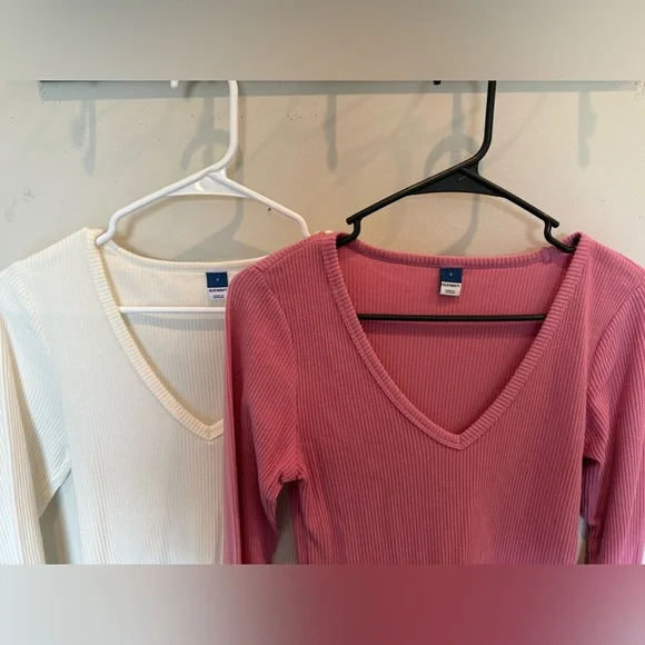 Set of 2 - Old Navy Long Sleeve V-Neck Tops - Picture 2 of 6